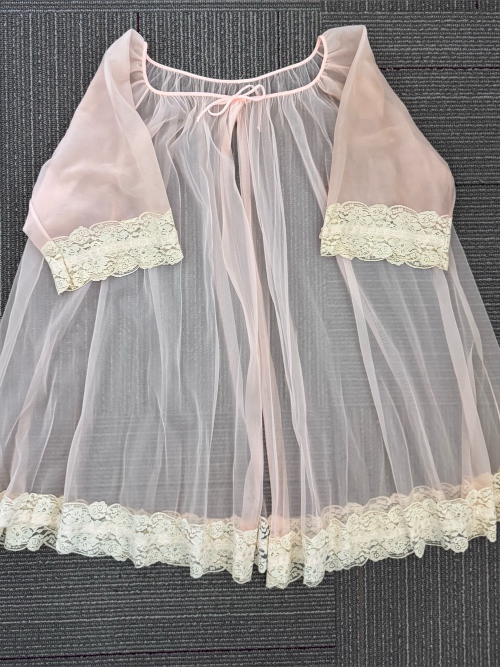 Vintage Sheer Pink Peignoir Bed Jacket Lace Trim Robe Medium